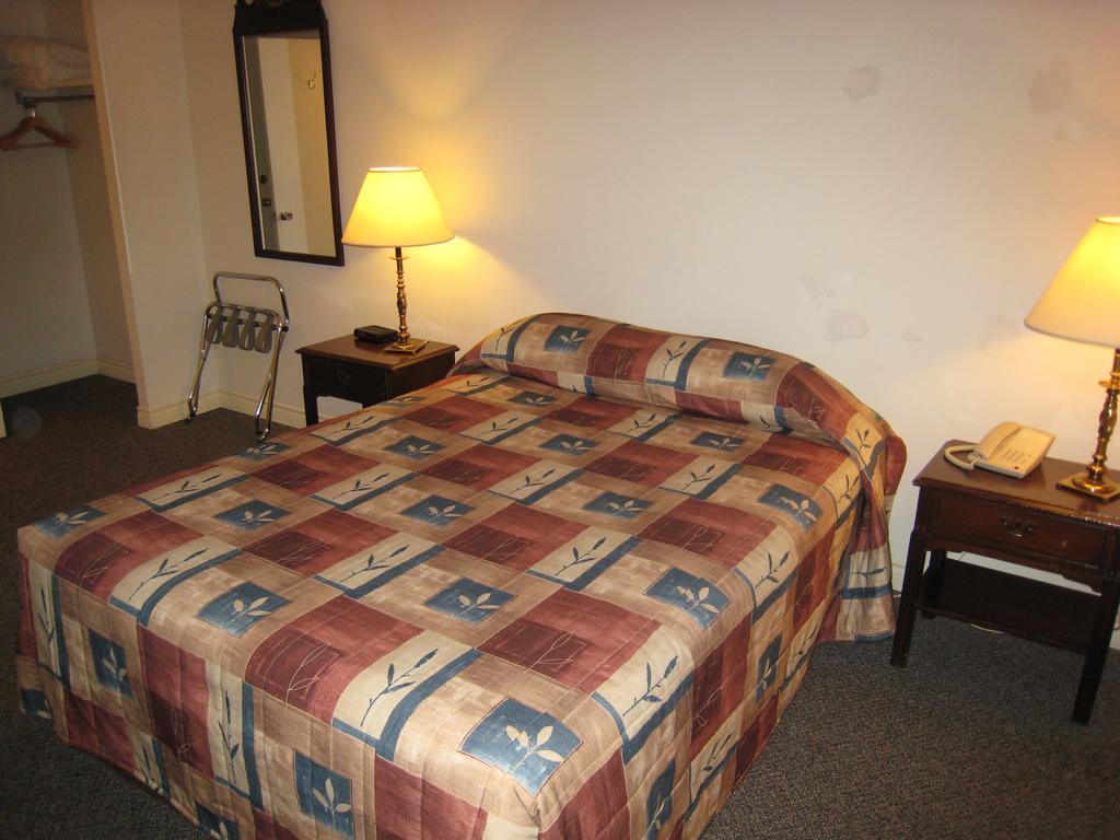 Downtowner Motor Inn Creston Zimmer foto